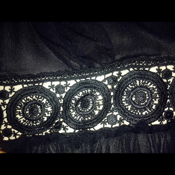 Guess baby doll blouse. New with tags! - Picture 2 of 4