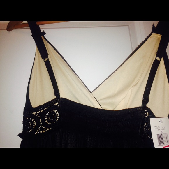 Guess baby doll blouse. New with tags! - Picture 4 of 4