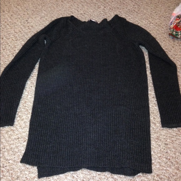 Grey long sleeve sweater