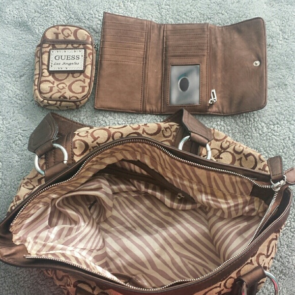Guess purse with wallet and a case - Picture 4 of 4