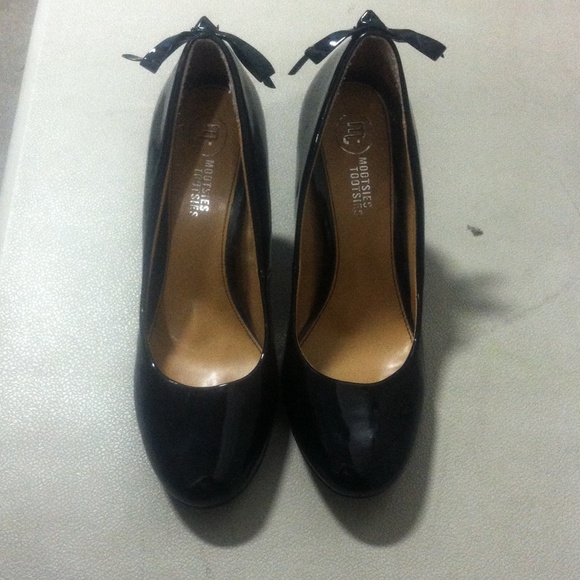 Black heals with a bow