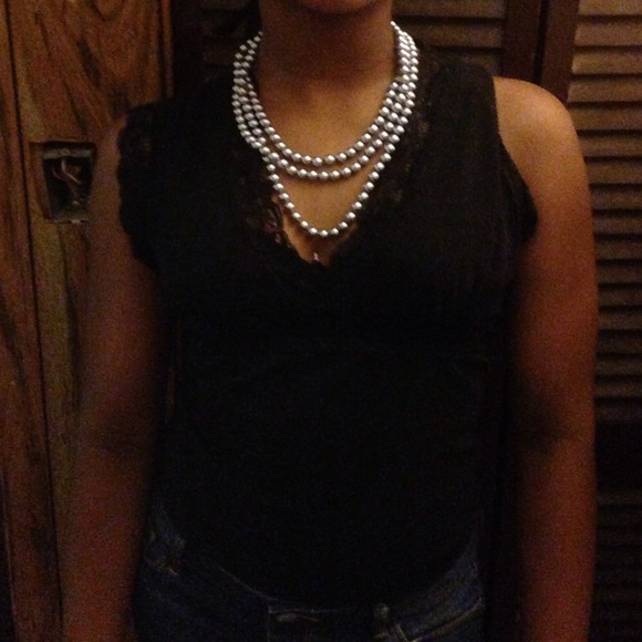 Silver pearl necklace