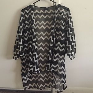 Black and white chevron kimono wrap size medium