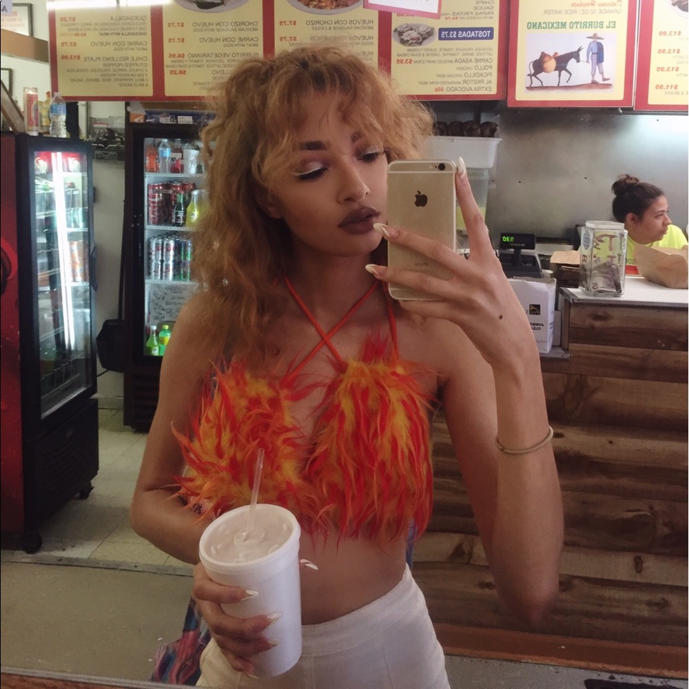 MEET YOUR POSHER 😁✨💘