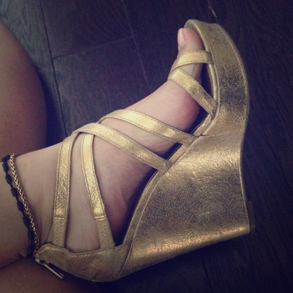 Gold Steve Madden wedge