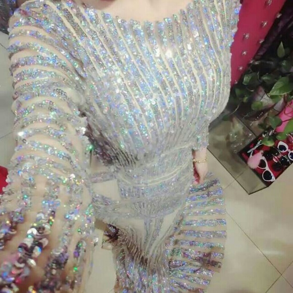 Dress - Picture 3 of 4