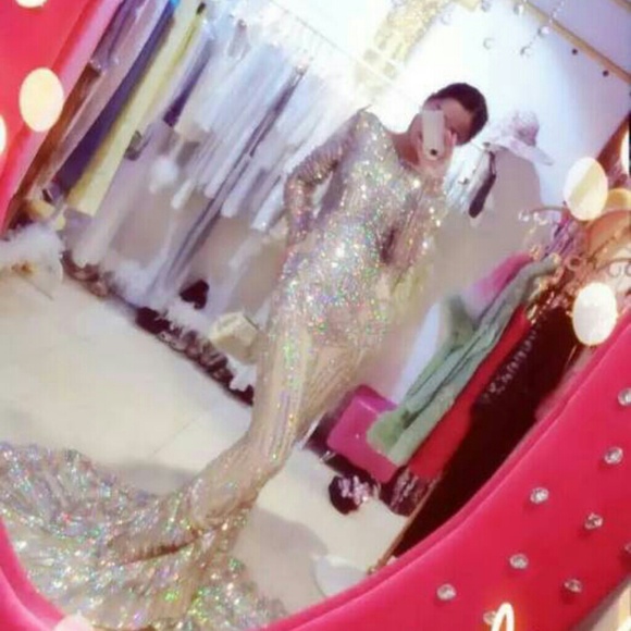 Dress - Picture 4 of 4