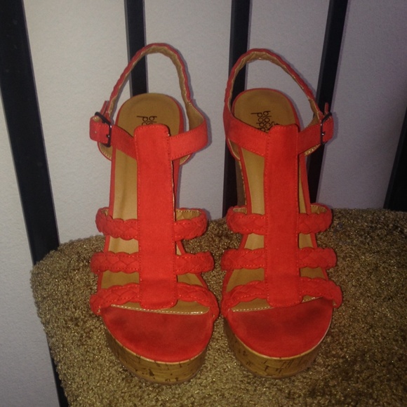 Red wedges.