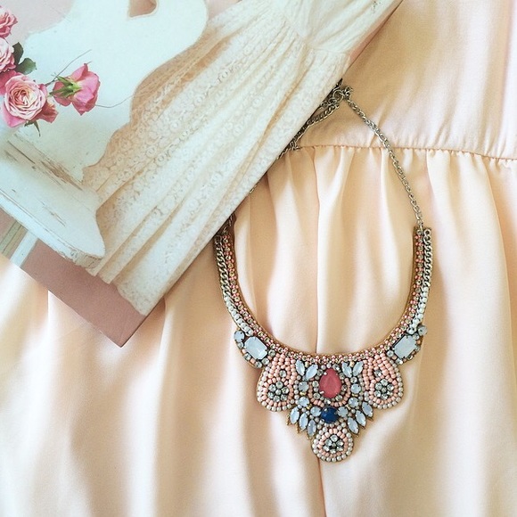 Statement necklace - Picture 3 of 3