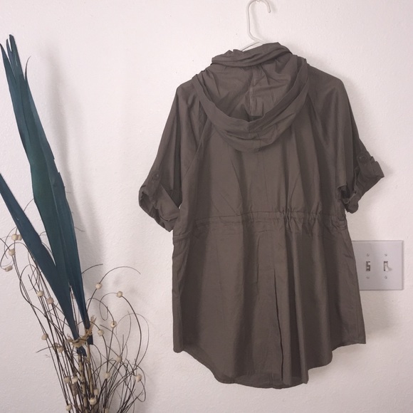 Trendy light jacket 🍃 - Picture 2 of 4