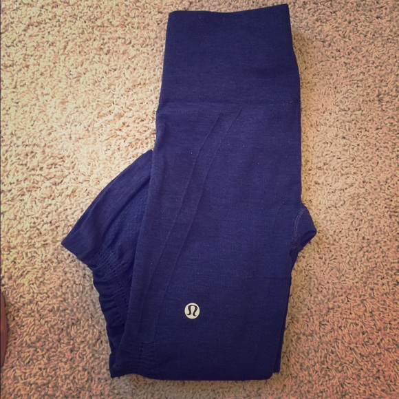 Lululemon in the flow crops