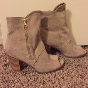 Do not buy. Reserved.