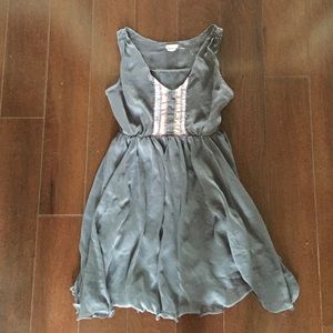 grey dress