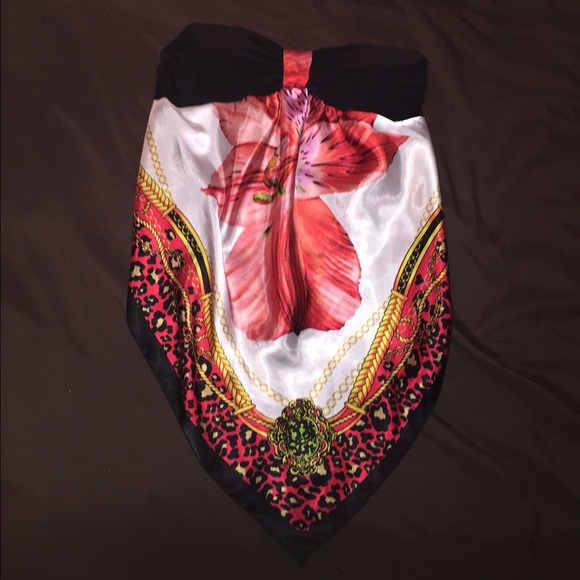 ๐ซSOLD๐ซ Open Back Cute Top! โค๏ธ - Picture 2 of 4