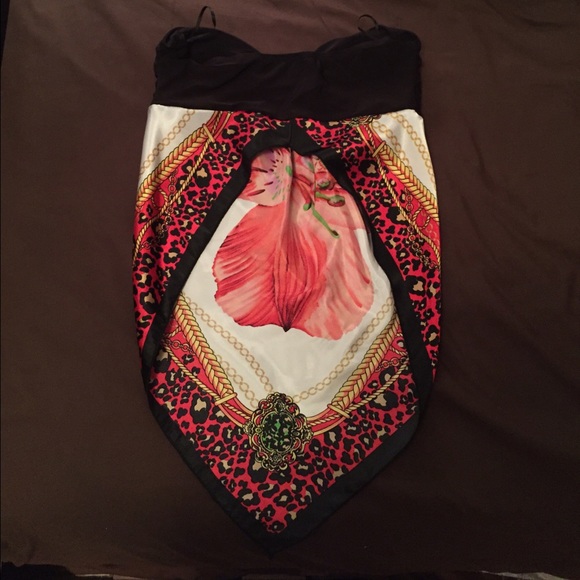 ๐ซSOLD๐ซ Open Back Cute Top! โค๏ธ - Picture 3 of 4