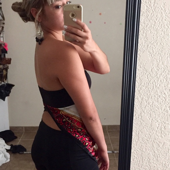 ๐ซSOLD๐ซ Open Back Cute Top! โค๏ธ - Picture 4 of 4