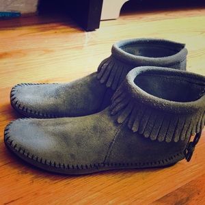 Flat shoes