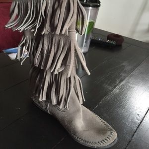 Minnetonka fringe boots grey
