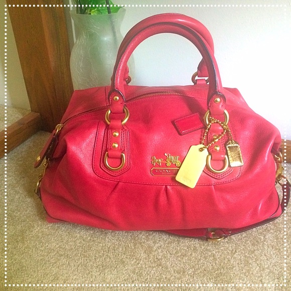 Super fun COACH handbag 👌🌟🌈