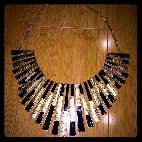 Bold and edgy statement necklace