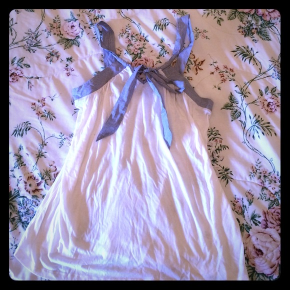 GAP white summer shirt with bow detail