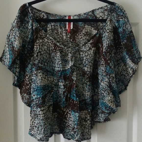 Flowy crop top blouse