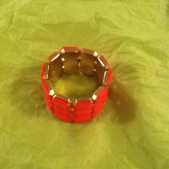 Coral pink stones and gold bracelet