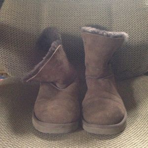 Ugg Australia Short Boots in Dark Brown