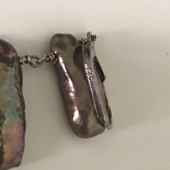 Gorgeous mother of silver and dark pearl earrings - Picture 2 of 7