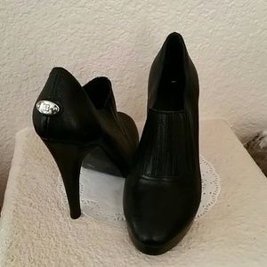 BCBG MAXAZRIA black leather booties