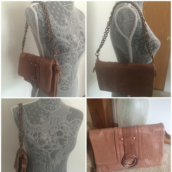 Ziordia clutch with chains to use as a handbag! - Picture 3 of 4