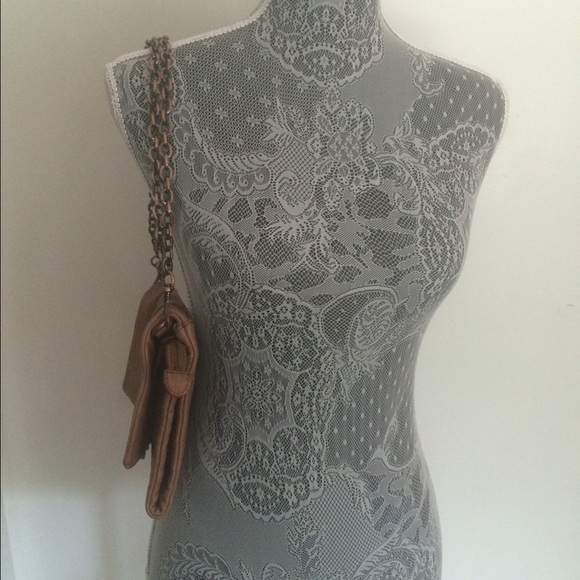 Ziordia clutch with chains to use as a handbag! - Picture 4 of 4