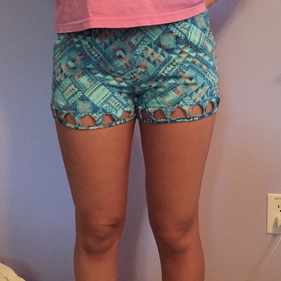 Kendall & Kylie Triangle Cut out Shorts