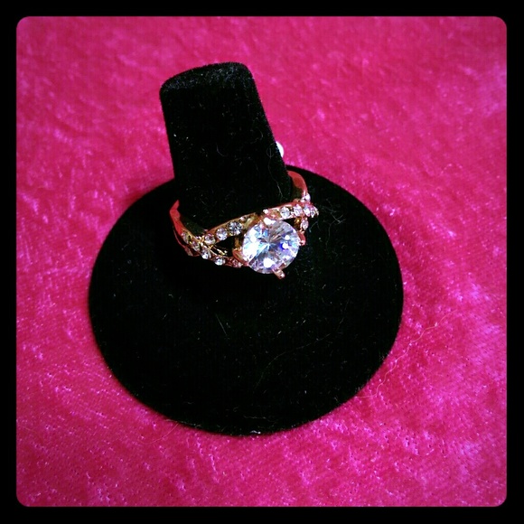 14k gold plated ring. NWT size 8!