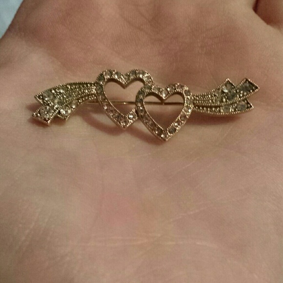 Gold heart and rhinestone pin bundable