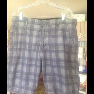 Mens Billabong shorts, size 36, plaid.