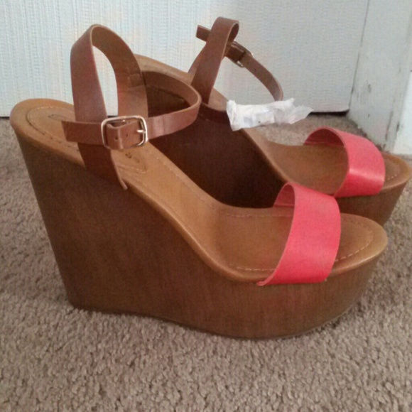 Woman leatherette strap platform wedge sandal - Picture 1 of 3
