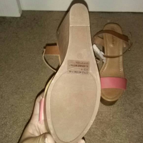 Woman leatherette strap platform wedge sandal - Picture 2 of 3