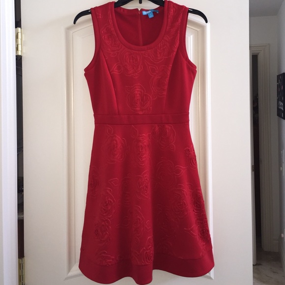 Short Red Dress with 3D Roses - Picture 1 of 4