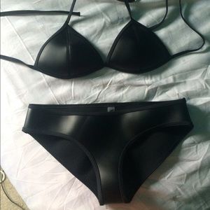 Triangl bikini black shiny "leather" neoprene