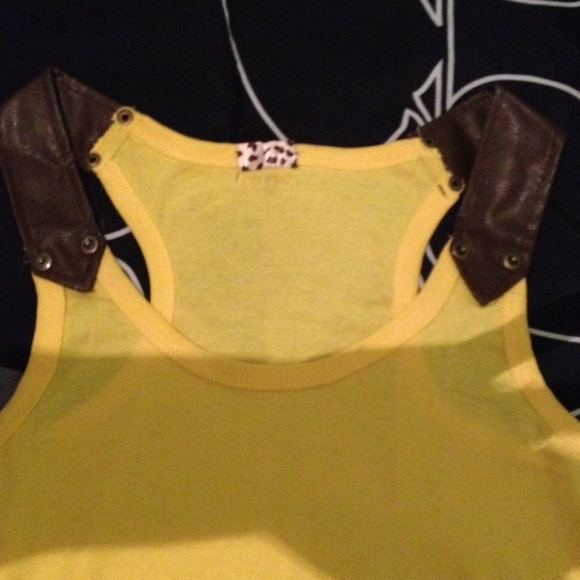 Yellow Leather Strap tank Sz fits XS-S🐝 - Picture 3 of 4