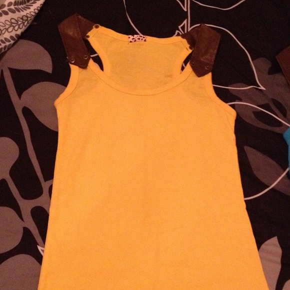 Yellow Leather Strap tank Sz fits XS-S🐝 - Picture 4 of 4