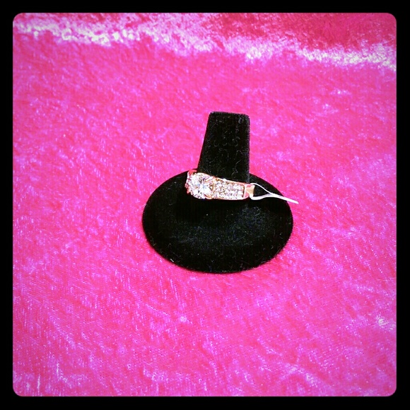 14k gold filled ring. Size 9. NWT
