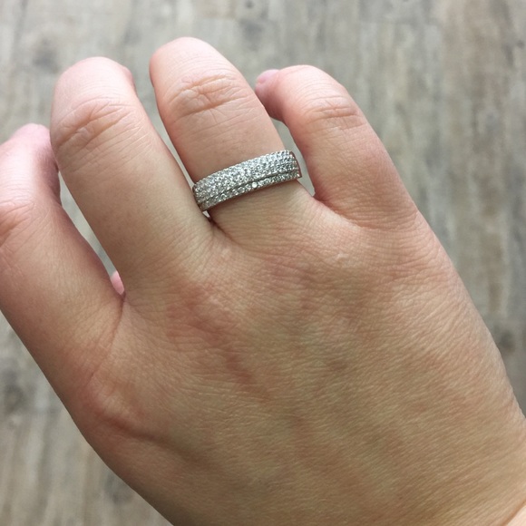 ππ 0.38ct Micro Band Ring - Picture 4 of 4