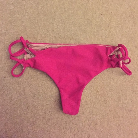 Acacia Swimsuit - Picture 2 of 2