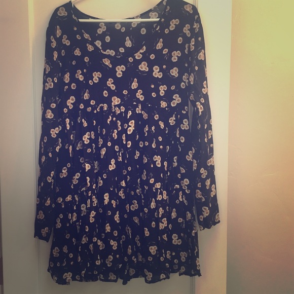 Brandy Melville Dresses & Skirts - Brandy Melville daisy dress