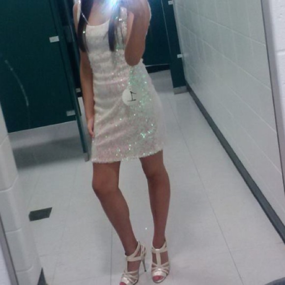 Semi formal sparkly dress with sequins w pink tint - Picture 2 of 2