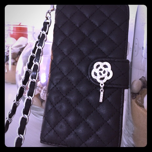 iPhone 6 Wallet with wrist Chain!