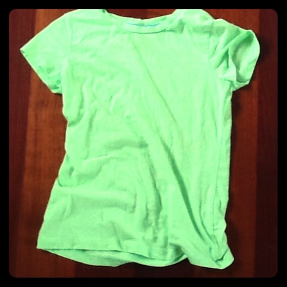 Green short sleeve shirt