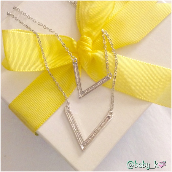 Double Layer V Chain Necklace - Picture 2 of 2